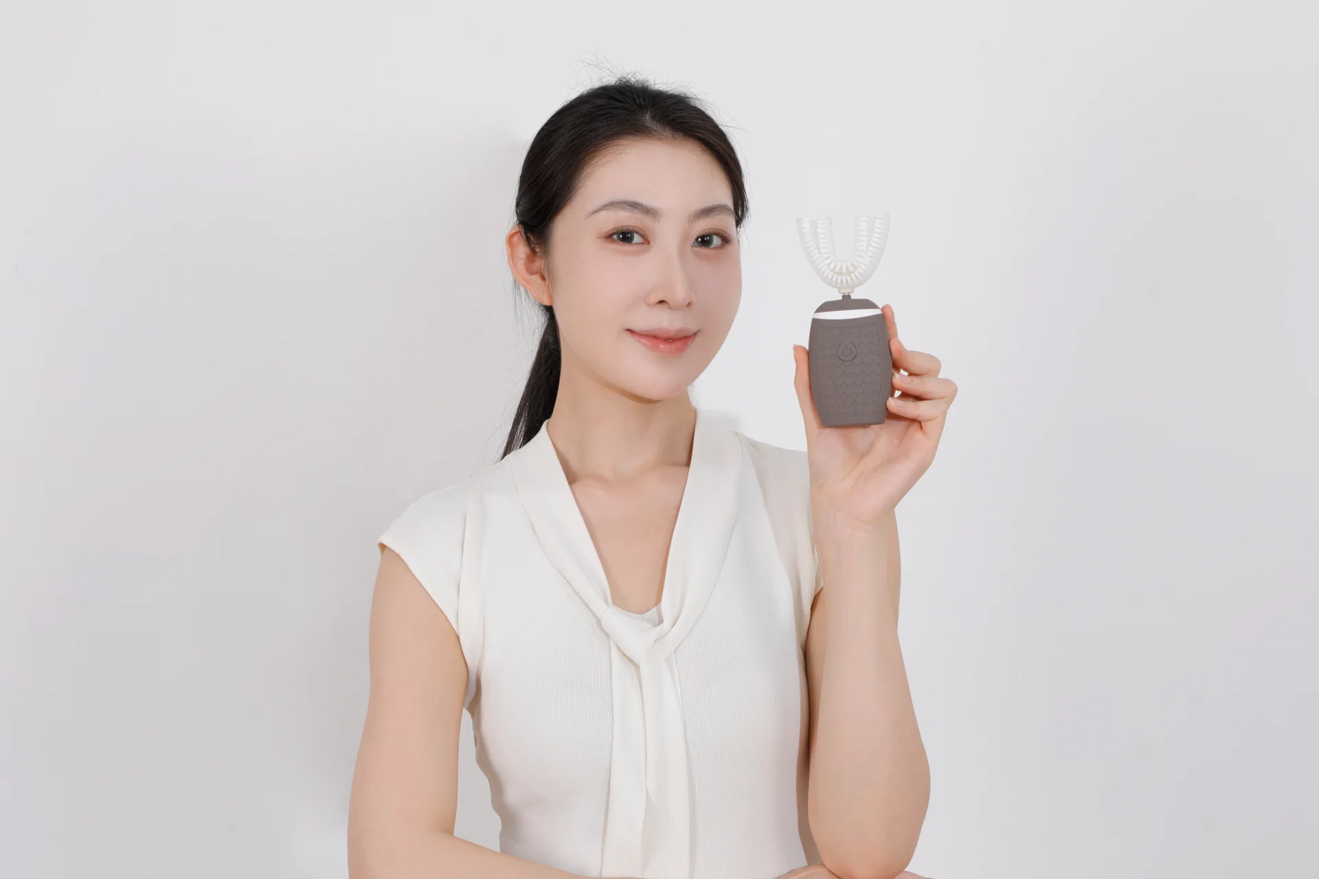 TB-05 U-shaped toothbrush portrait